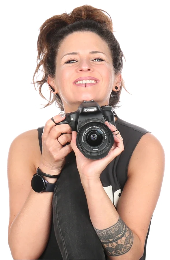 Tina Leupolt mit ihrer Kamera